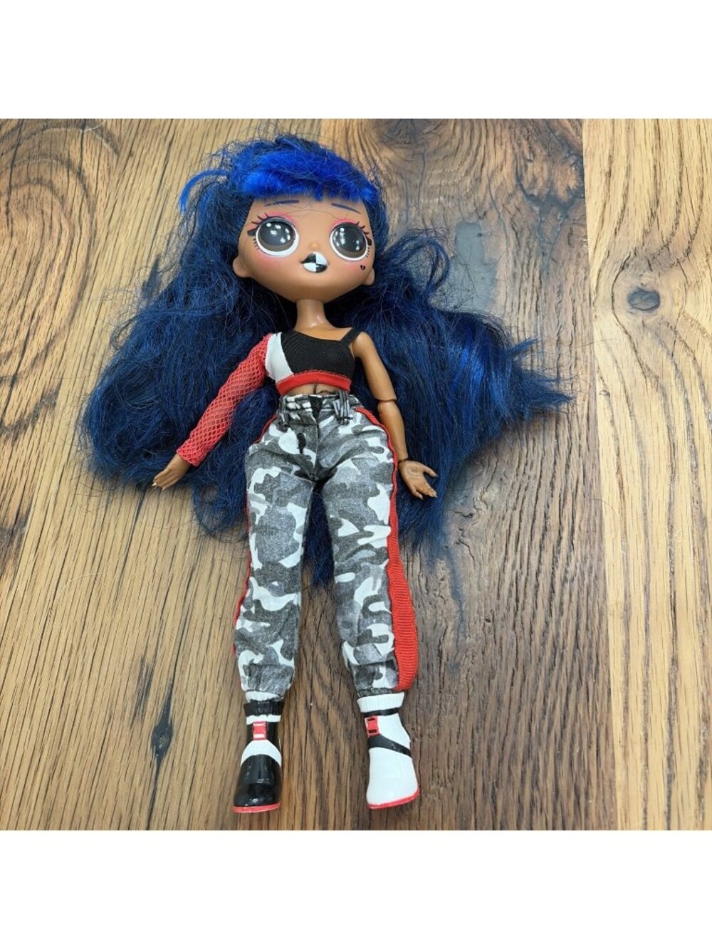 L.O.L. Surprise! O.M.G. 10 in Fashion Doll Blue Hair Camo Outfit Shoes
